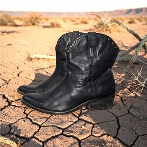 ZiGi Soho Black Leather Stud Embellished Western Ankle Boots Size 10